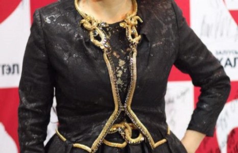 Дива хатагтай Алтанцэцэг дахин хүмүүнлэгийн үйлсэд гараа сунгана