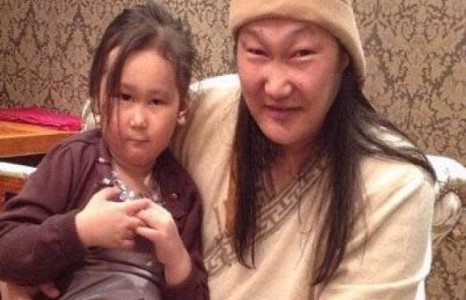 Дээлтэйгээ дэлхийг тойрох С.Жавхлангийн хуучраагүй зургууд