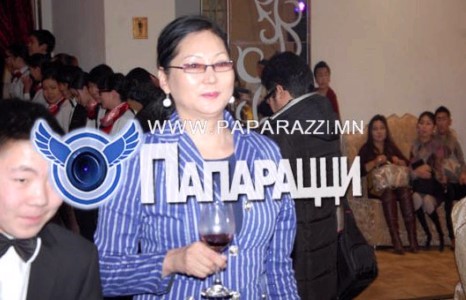 Хэнз үрийн зулай үнэрлэсэн жүжигчин Эрдэнэчимэг төрснийхөө дараа