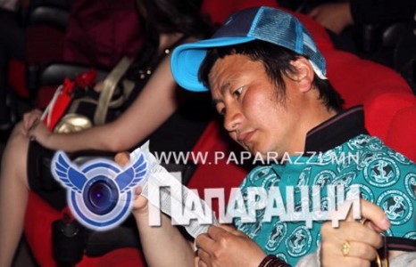 Жүжигчин Өөскөгийн энэ зуны имиж