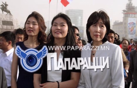 Б.Бат-Эрдэнэ аваргийг чимэх сайхан охид нь