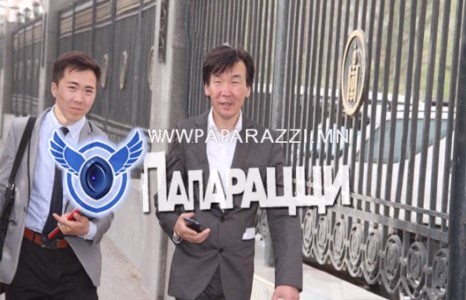 Хөөрхөн 3 охины аав, түшигт хань , төрийн сайн түшээ