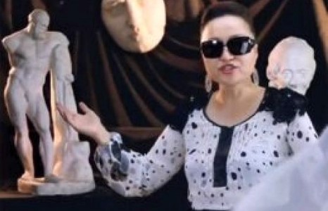 Монголд 2 дууг 10 сая төгрөгөөр дуулдаг ганцхан дуучин бий