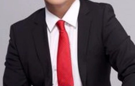  3 эхнэртэй , 7 тэрбумаар үнэлэгдэх машинтай,16 настай нууц хүүтэй эрхэм гишүүн