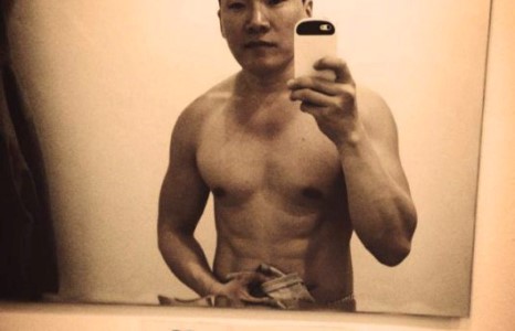 Дуучин Д.Болдын хагас нүцгэн зургууд