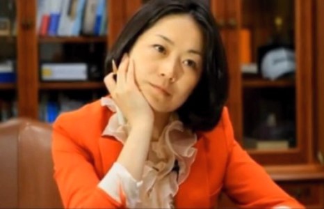 Хөтлөгч Анужин үргэлж асуусан асуултандаа өөрөө бүдэрдэг