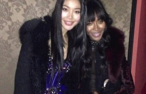 Н.Кэмпбел өөрийн од болгосон загвар өмсөгчид найз залуугаа алдав