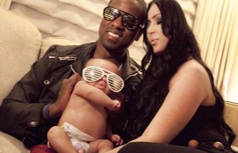 Ким Кардашян охиныхоо зургийг олон нийтэд