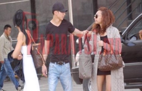 Киви хамтлагийн Намуунаа дахиад л найз залуугаа сольжээ/энд дарж илүү ихийг