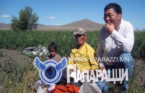 Эгэл амьдралын мөр нь түүнийг чимнэ