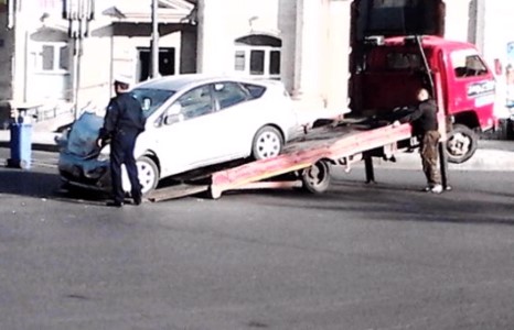 Ноцтой осол гарч Төрийн ордны хаалга цуурав