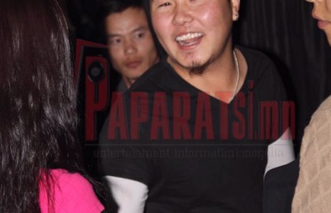 Жүжигчин Баяраа эхнэр ,2 хүүхдээ юунаас болж хаясан бэ?