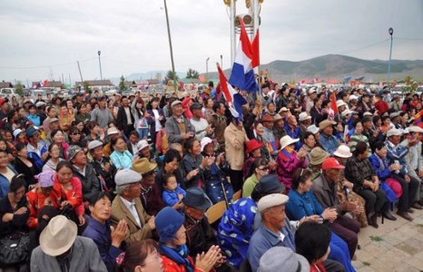 АВАРГАА ХҮЛЭЭСЭН ХҮЛЭЭЛТ БУЮУ ХОЙМОР НУТГИЙНХАН ХҮРГЭНЭЭ ДЭМЖИНЭ