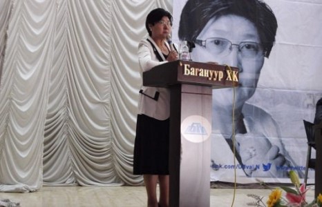 Хорт хавдрын эсрэг бэлдмэл бүтээсэн Монгол эрдэмтдээрээ бахархлаа