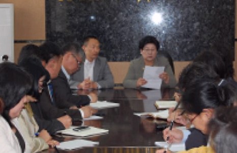 Эрүүл мэндийн сайд эмнэлгийн дарга нартай уулзав