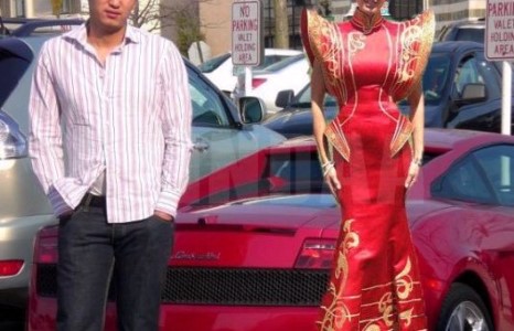 Сүндэрээ ажлаасаа халагдсан найз залуудаа “Lexus 470” машинаа өгчээ