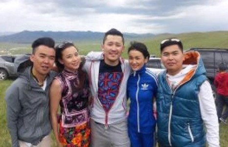 Жүжигчин Тэмка, Золоо хоёр кинон дээрээ хэтэрхий нялуун байдаг уу?