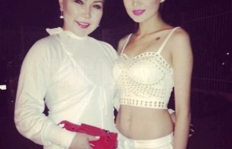 Шоунаас татгалзаж үзээгүй Золоогийн шоуны шинэ имидж