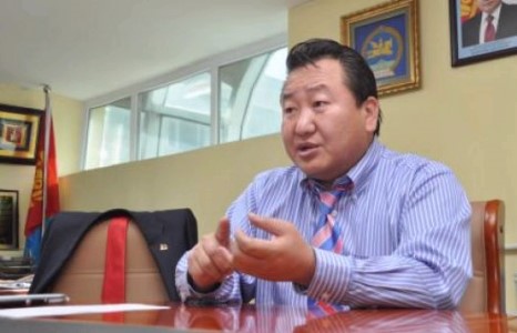 “Цэвэр агаар сан”-гийн захирал Н.Хүрэлсүхийг хоёр нягтлангийнх нь хамт цагдан хорьжээ