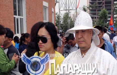 Дуучин Дэлгэрмөрөнгийн гоёо