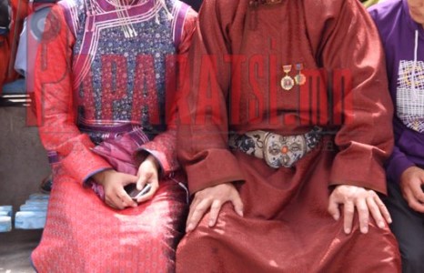 А.Сүхбат энэ жил 21 насаар дүү, төрөх дөхсөн эхнэрээрээ гоёх болов уу?