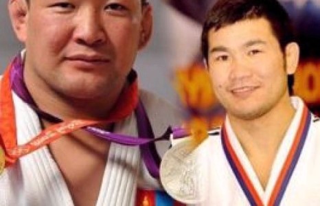 Санхүүч бүсгүй аварга Н.Түвшинбаярын “Кимоно”-г 4,6 сая төгрөгөөр үнэ хаялцан авчээ