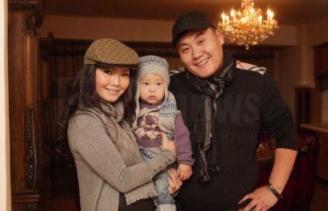 Найруулагч Баатар, Анужинг биш, загвар өмсөгч бүсгүйг сонголоо