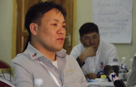 “Шинэ дэлхий” телевизийн ажилчидынхаа 3 сарын цалинг өгөөгүй, УИХ-гишүүн Н. Номтойбаяр хүн хутгалж хүндээр гэмтээлээ