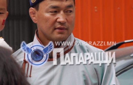 Даян аварга маань, даян аав болон амарч сууна