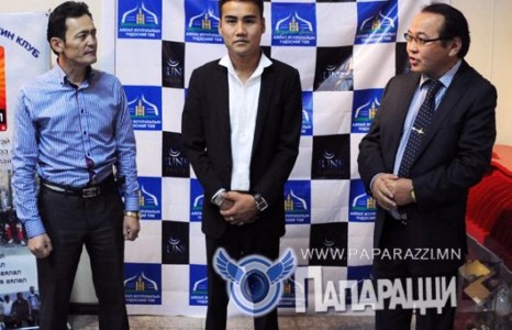 ”Би монгол”