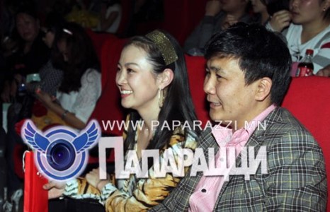 Жүжигчин Хулан гоёх хамгаас дуртай