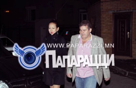 Хийлч Дээгийн 2 дахь нөхөр, түүний хүүтэй таагүй харьцдаг уу?