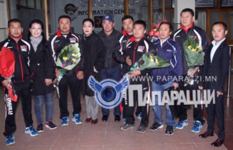 ДАШТ-д өрсөлдсөн эрэгтэй багийнхан ирлээ