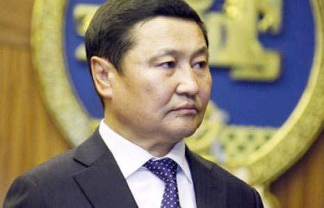 Ерөнхий сайд 3-хан сар ажилсан зөвлөхүүдээ яагаад их хэмжээний мөнгөөр шагнасан вэ? Цаана нь ямар учир байна?