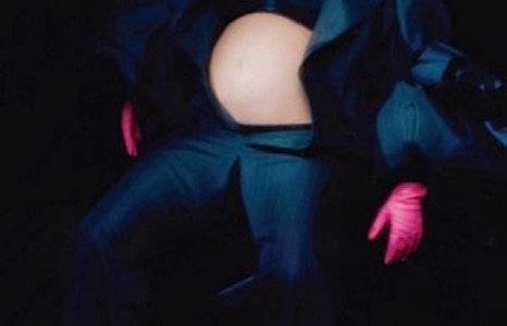 Бие давхар Кардашьян сэтгүүлийн нүүр чимжээ