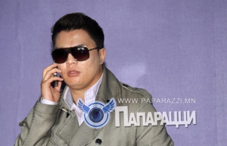 Зөвхөн өөрийнхөө хөдөлмөрөөр гарч ирсэн дуучин A Cool