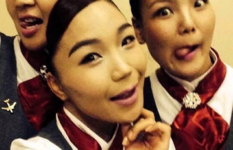 “Мотив” хамтлагийн Жижгээ эхнэрээ “Эмоци” хамтлагт шургуулжээ