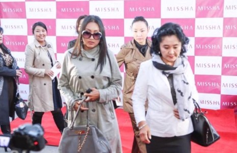 Ардын жүжигчин С.Сарантуяа 2 дахь бэрээ хүлээн хүлээн зөвшөөрчээ