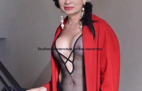 Гамбуушийн нүцгэн зураг шуугиан тарьж эхэллээ