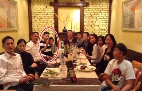 “Хас”-ын Ганхуягийн эхнэр Уянга хөл хүнд болжээ