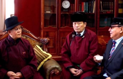 Элчин сайд Б.Энхмандах Хонгорынхныг тавласан уу?