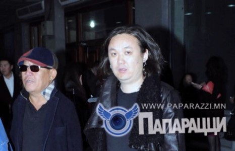 “Никитон” хамтлагийн Батчулуун сул,нэвсгэр хувцасанд дурлах болжээ