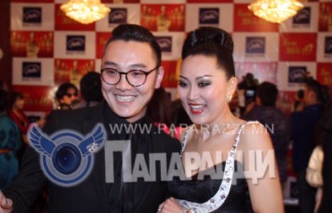 Жүжигчин Тамираа: Би охиноо өөр дээрээ өсгөж байгаа