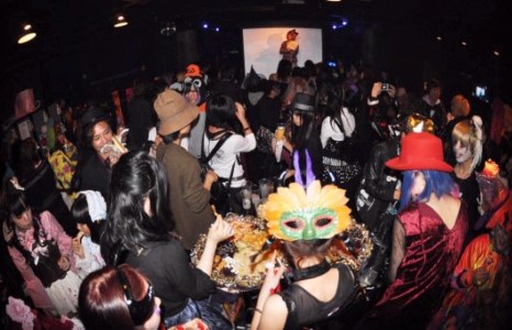 “Амрита” клубэд “чингэлэг” дүүрэн аймшигийн сүнснүүд цуглах нь