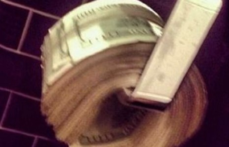 100 долларын дэвсгэртээр 00-ын цаас хийжээ