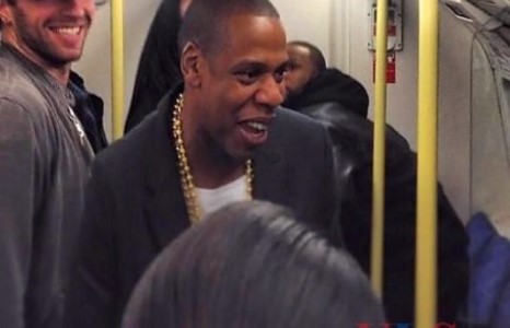 Тэрбумтан Жей-Зи метрогоор зорчив