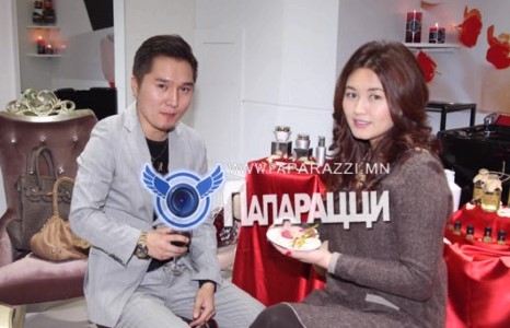 “НЭГЭН ЗҮГТ”-ИЙН ЗАЯА, НАНДИА ХОЁРЫН НӨХӨРЛӨЛ