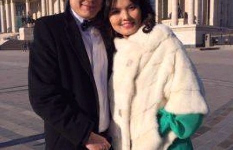 Мисс Гэрэлчулуун нөхрийн хамтаар