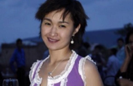 Хөтлөгч Өөдөө 2 дахь хүүхдээ тээж байна