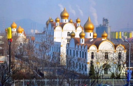 Хятадын Pirates бүхэл бүтэн хотыг хуулсан байна